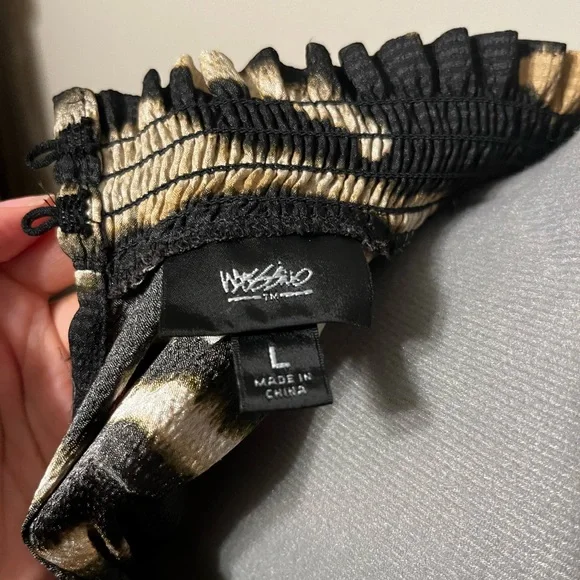 Sleeveless Turtleneck - Picture 9 of 10